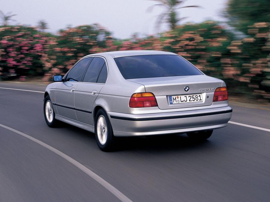  BMW 530d Sedan 1998 года  (фото 1 из 5)